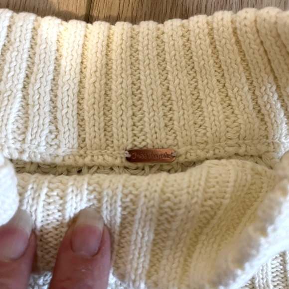 NWOT Free People Half Moon Bay cold shoulder Sweater, size Small - Picture 8 of 8